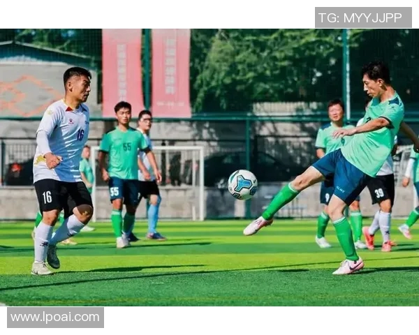 杭州足球队的拼搏之路：挑战赛背后的奋斗与坚持